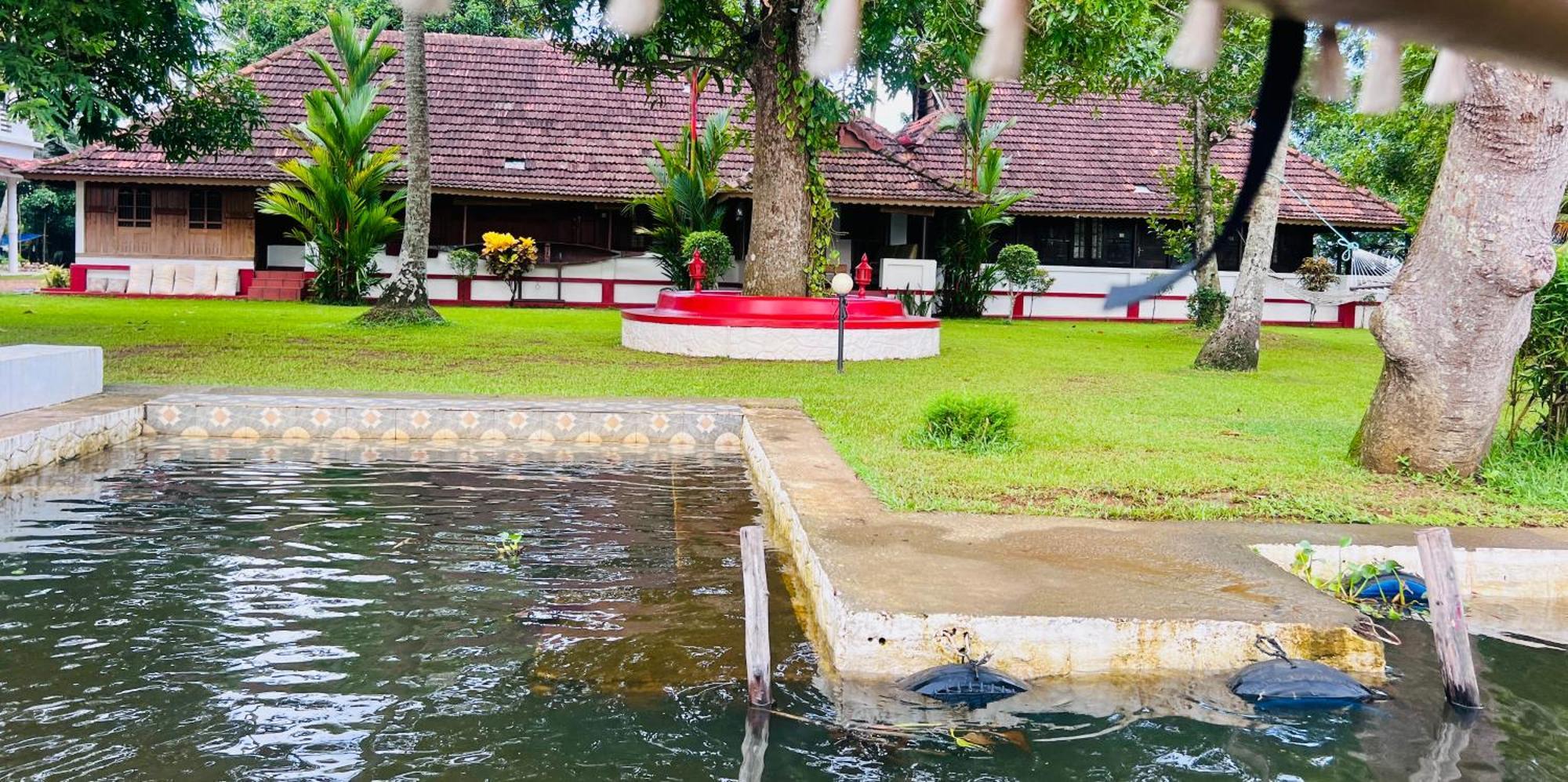 The Pamba Heritage Villa Champakulam ภายนอก รูปภาพ