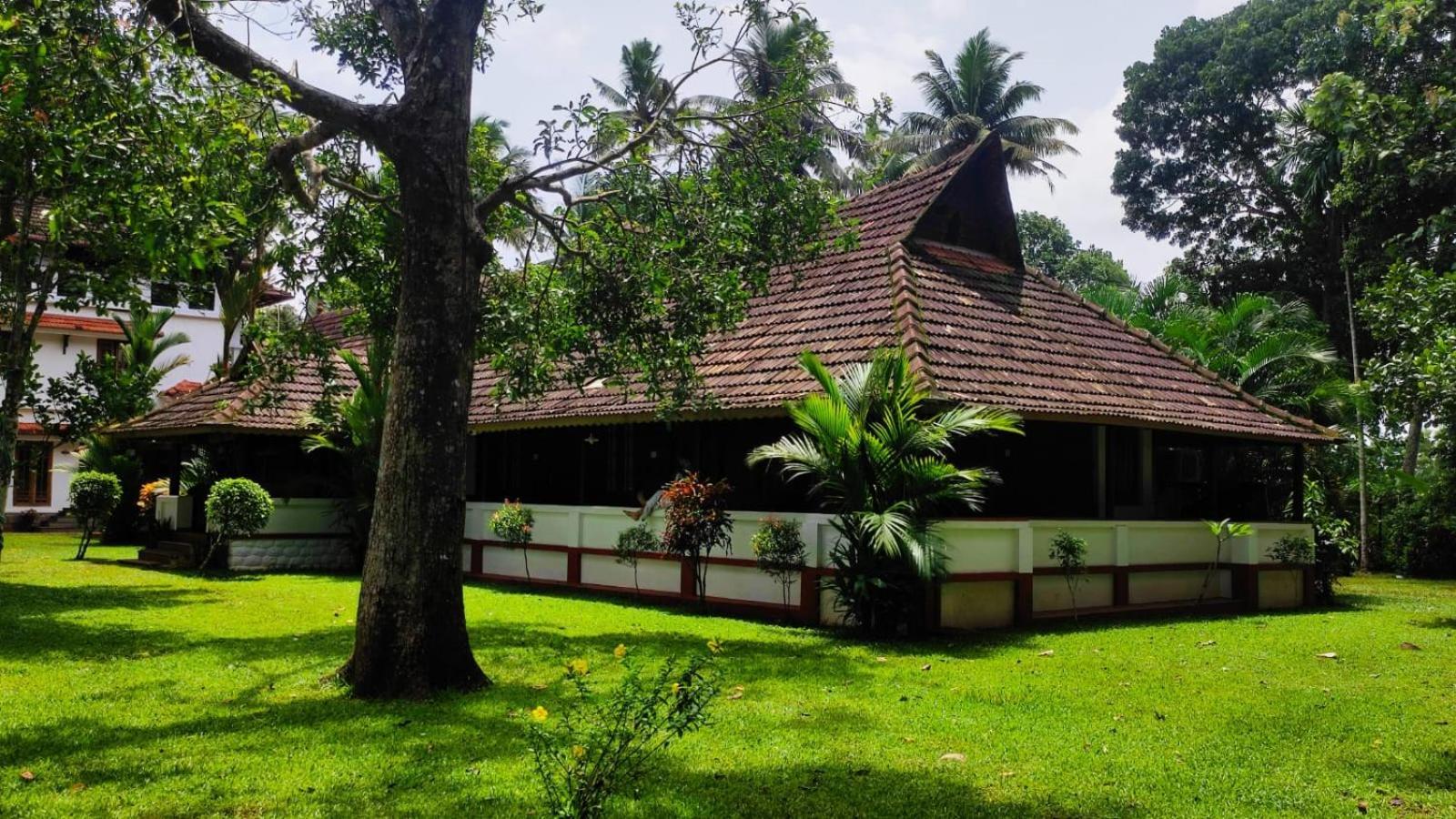 The Pamba Heritage Villa Champakulam ภายนอก รูปภาพ