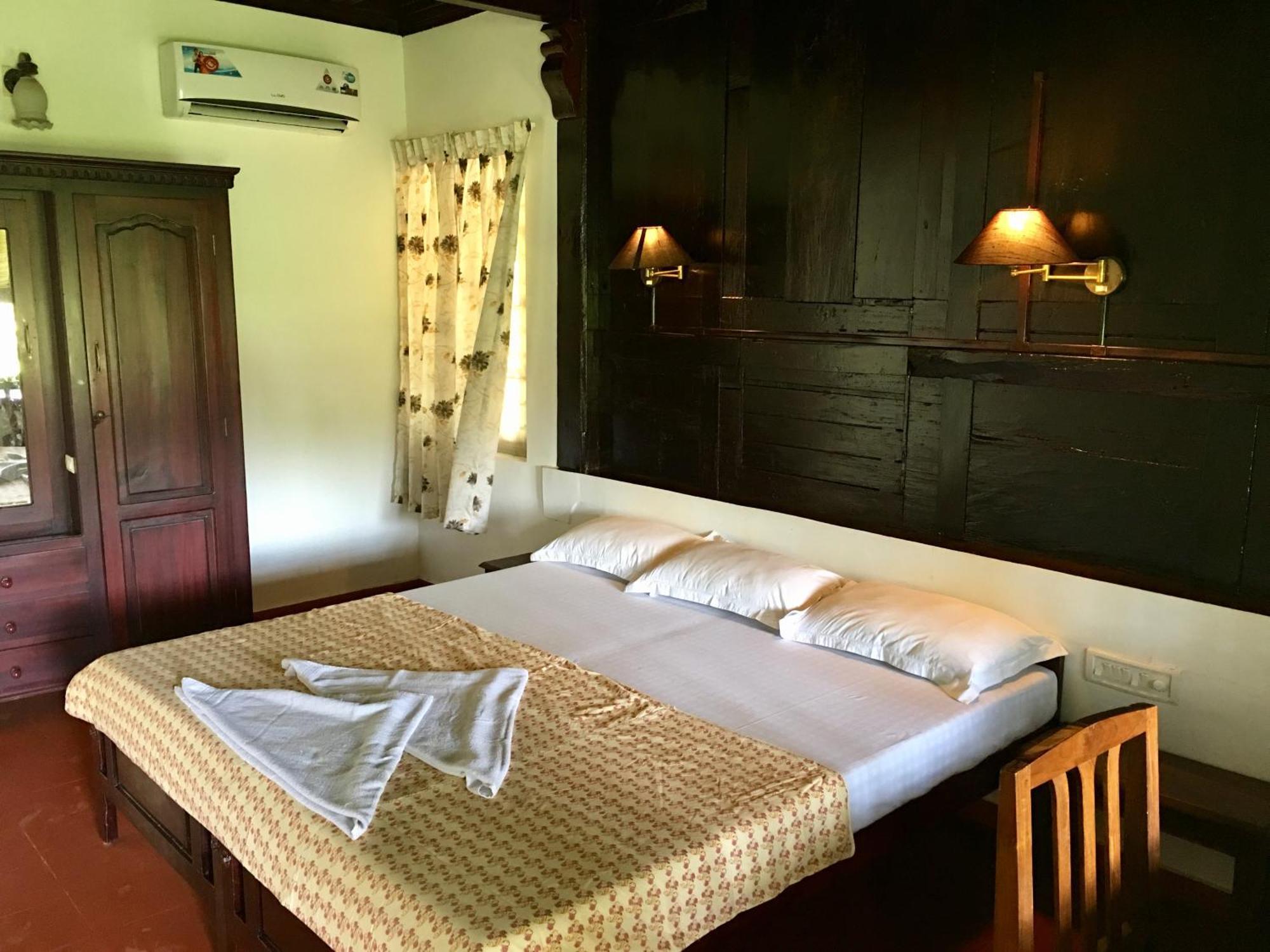 The Pamba Heritage Villa Champakulam ภายนอก รูปภาพ